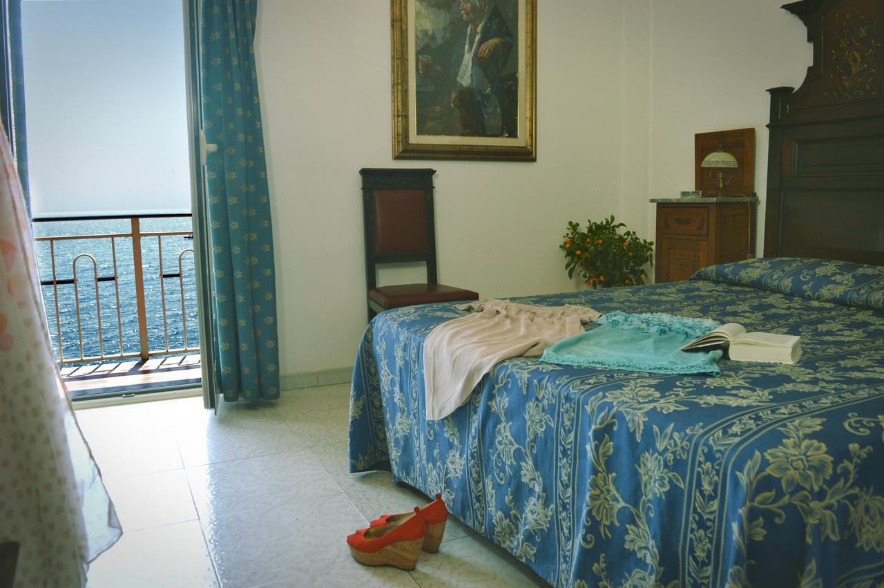 Hotel La Riva Giardini Naxos Exterior photo