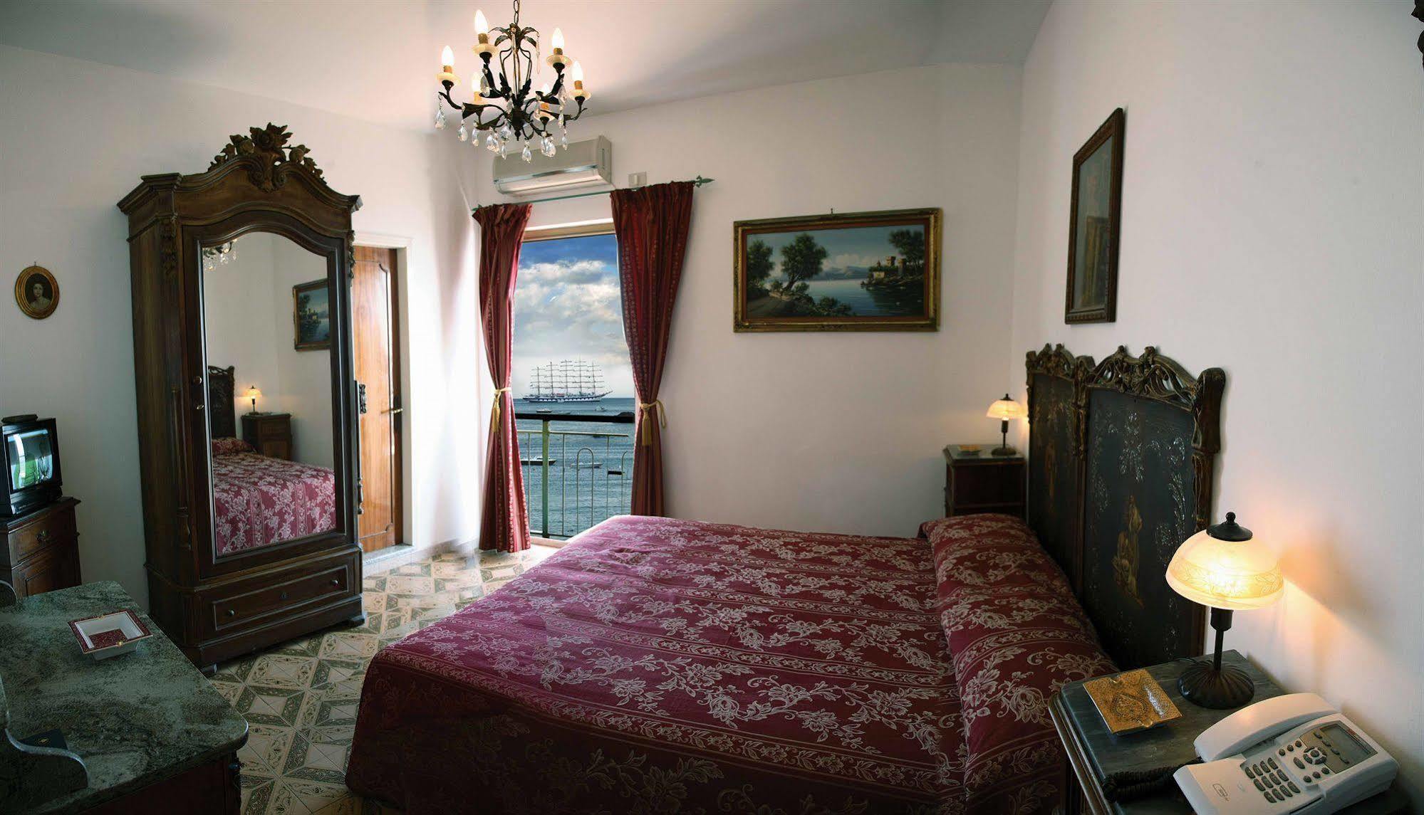 Hotel La Riva Giardini Naxos Exterior photo